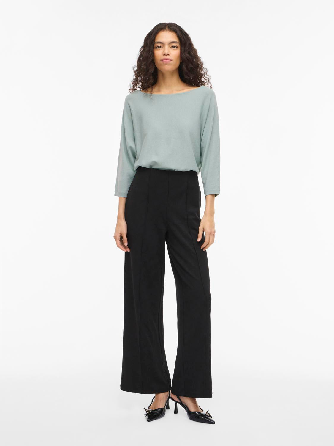 model_shot-front_full